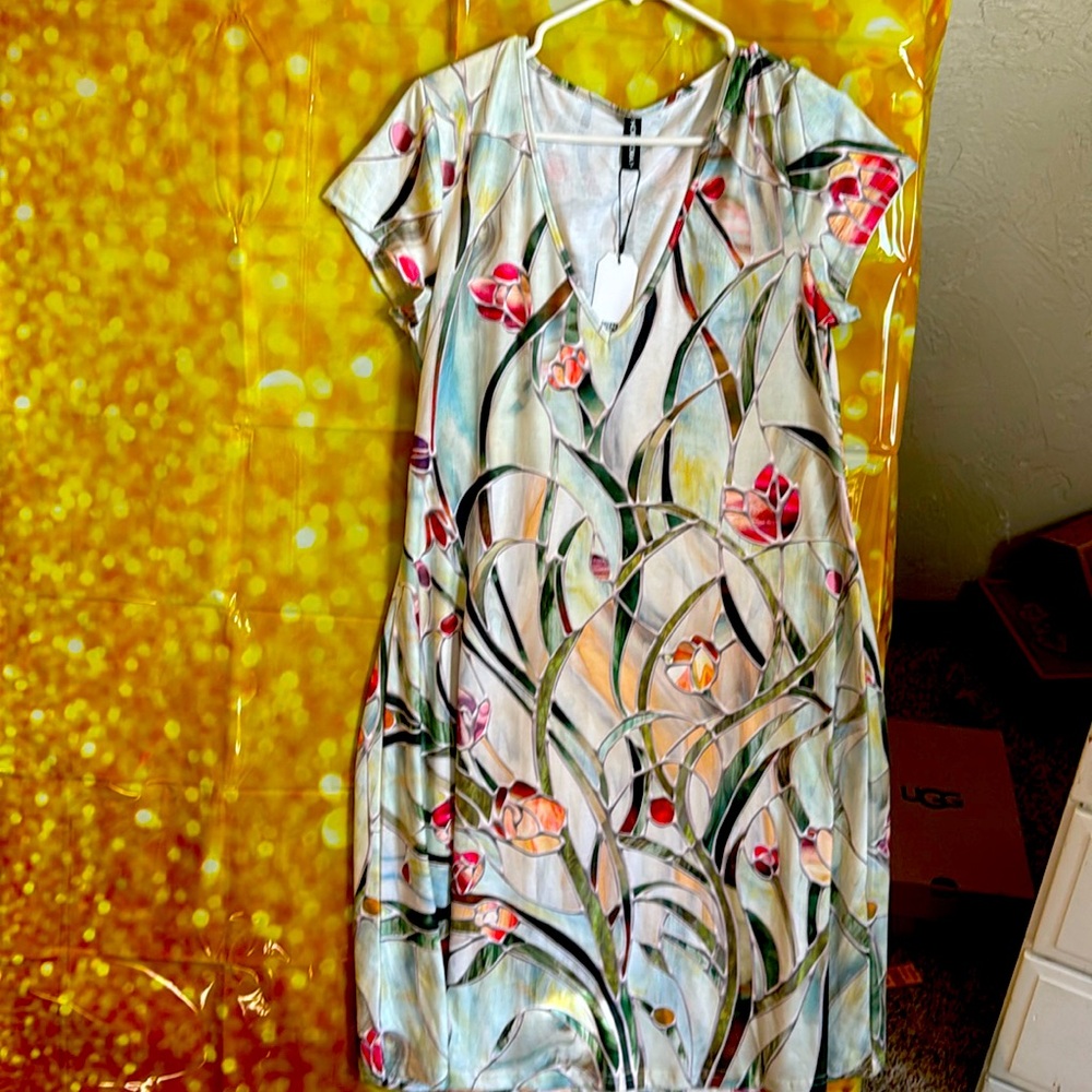 Nora Cora size medium, casual dress never worn new with tags